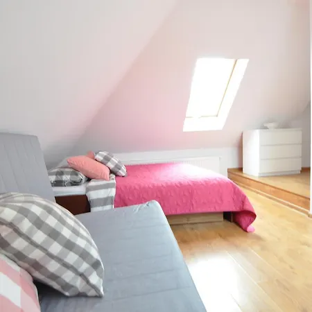 786 Hostal *
