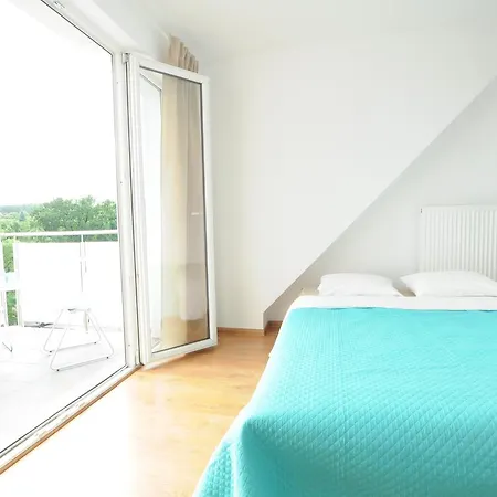 786 Hostal *