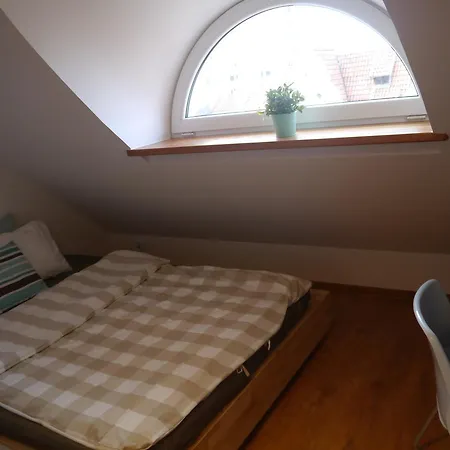 786 Hostal *
